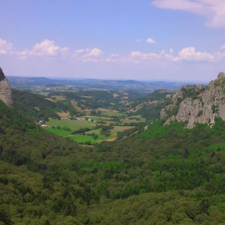 Apartment Tulipe, 5 Personnes, Entre Sancy Et Volcans D'auvergne Orcival