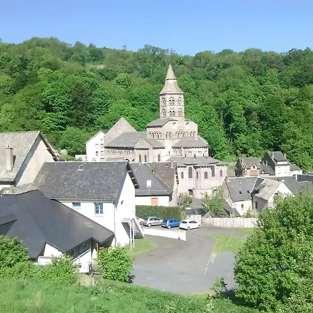 Tulipe, 5 Personnes, Entre Sancy Et Volcans D'auvergne Apartment