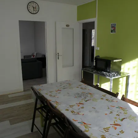Apartment Tulipe, 5 Personnes, Entre Sancy Et Volcans D'auvergne Orcival